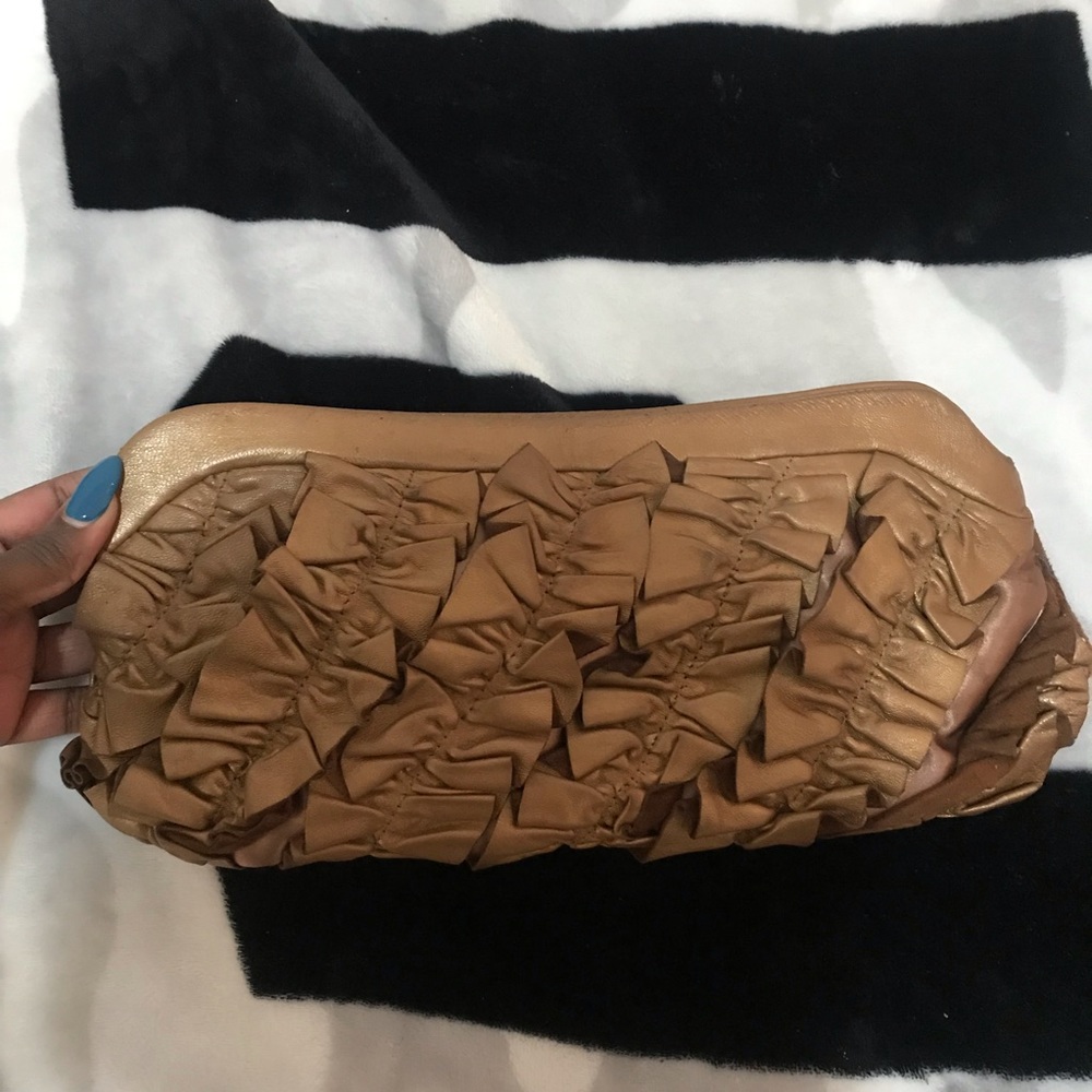 Arden B clutch